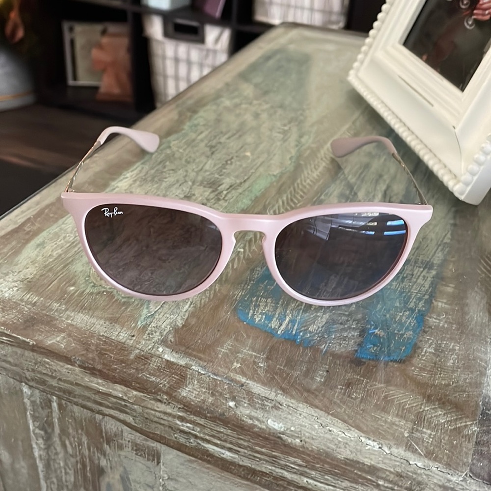 Like new Ray-Ban Erika.